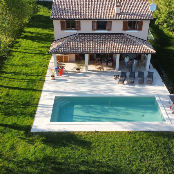 House Andrijaši, House Andrijaši s grijanim bazenom i košarkaškim terenom, Žminj, Istra Domijanići